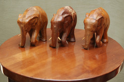 Thai small elephant statue group