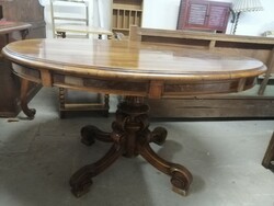 Antik ovális asztal