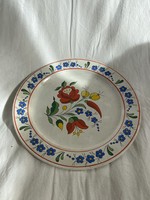 Decorative plate with paprika pattern