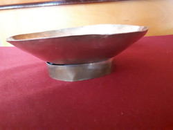 Smooth-lined copper bowl