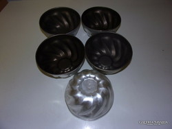 5 small kuglof molds with Teflon