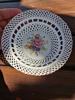 Openwork porcelain bowl with flower pattern and gold decoration