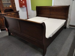 Tömör fa íves king size + méretű ágy gyönyörű szép állapotban 190 x 200 cm fekvőfelülettel