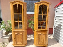 4 identical oak corner display cabinets for sale. Price /1 pc. Furniture is in good condition.