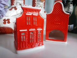 2 db, csodaszép, pirosra festett holland kerámia ház, 13 és 10 cm magasak