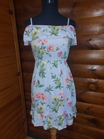 H&m floral ruffled dress. Child size 152
