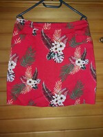 Dorothy Perkins red floral pocket size cotton skirt. Novel. Waist: 40-42cm, length: 46cm.