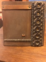 Very nice photo holder made of leather, work of an industrial artist. XX. No. Second half. Size: 20x20 cm
