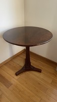 Art-deco round table, in perfect condition