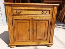 For sale is an oak chest of drawers with 1 drawer and door. Furniture is beautiful, in like-new condition.