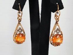 Pair of antique gold earrings with diamond and lemon