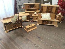 Régi fából készült baba bútor készlet lámpákkal