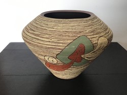 Ceramic vase 17cm.