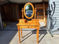 A pine dressing table with 3 drawers and a mirror for sale. Furniture is beautiful, in like-new condition.