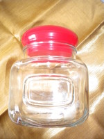 Piros műanyagdugós üveg, szögletes, felíratozható, cukorka, nasi tartó