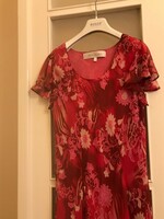 Rózsás mintás,rövid ujjú finom nyári ruha. CASA BLANCA márka 44-es méret Alul poénos megoldással.