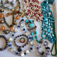 14.Cs. Used 30-piece mineral jewelry package in good condition
