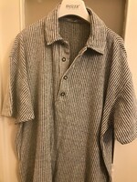 XL-es puha, pamut fehér-szürke csíkos férfi ing, Rövid újju. Elől gombos,galléros.Háta hossza:77 cm