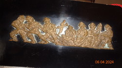 Iparművészeti  bronz falikép , hálóhúzó , halászó férfi alakok , 30 x 13 cm