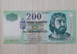 200 forint bankjegy FA sorozat 1998  ropogós bankjegy enyhe hajtássokkal