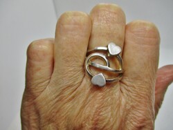Különleges kézműves ezüst  gyűrű szivecskékkel, nagyon egyedi.