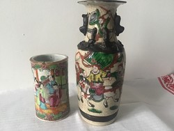2 oriental porcelain vases.
