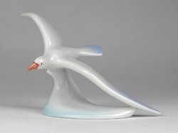 1R093 marked Raven House porcelain seagull 15.7 Cm