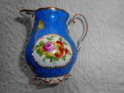 Kézzel festett (fond festés) virág mintás porcelán tejszínes kancsó
