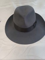 Nyúlszőr férfi kalap, Pázmányi Kalapszalon