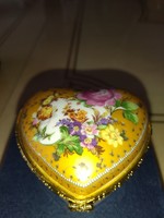 Gyönyörű virág mintás szív alakú porcelán ékszertartó