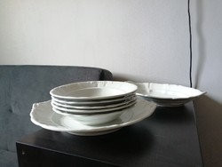 IT VESZED JOLJÁRSZ! régi Zsolnay pajzspecsétes inda mintás porcelán tányérok és tálak
