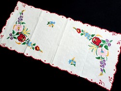 Tablecloth embroidered with a Kalocsa pattern, runner, 74 x 33 cm