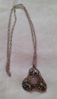 Retro ezüst színű nyaklánc, elefántos medállal (ásványkővel?)