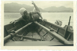 1958. Ausztria. Úszóedzésen a tavon. A kép készítője és a rajta szereplők személye ismeretlen.