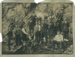 1920-as évek. Észak-magyarországi „Tarmat” felső bánya. A képen szereplők személye és a kép készítőj