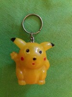 Retro traffic goods bazaar goods metal / plastic keychain pokemon pikachu figurine according to the pictures 2.