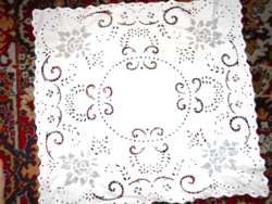 Embroidered Madera-Toledo tablecloth 70 cm x 76 cm