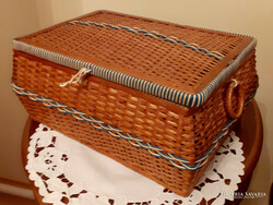 Large woven sewing box, 35 x 22 x 16 cm