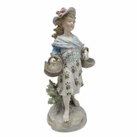 Meissen girl with two baskets m00988