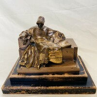 Bronz Anonymus szobor