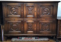 Koloniál ebédlőgarnitúra egyedi faragással, 1920-30-as évekből.