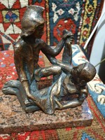 2-shaped bronze statue with a very nice finish. Saint Martin covers the beggar's body with his cloak. 18 cm