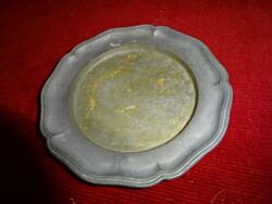No picture zinn mini wall plate. Its diameter is 10.5 cm. Jokai.