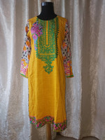 M-es hímzett pamut arab ruha. Mell:50cm, derék:46cm.