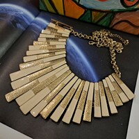 Gold-plated Israeli marked fire enamel necklace, 5 cm