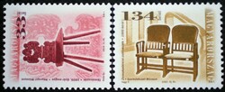 S4639-40 / 2002 antique furniture v i. Postage stamp