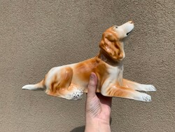 Nagyméretű kerámia kutya, 35 x 17 cm.