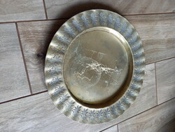 Fodros antik ezüstözött kínáló/asztalközép (28,6x2,3 cm)