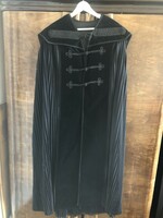 Új bársony fekete bocskai felöltő kabát sapkájával