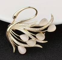 Pin, brooch bro264 - pearl swan with rhinestones 37x35mm